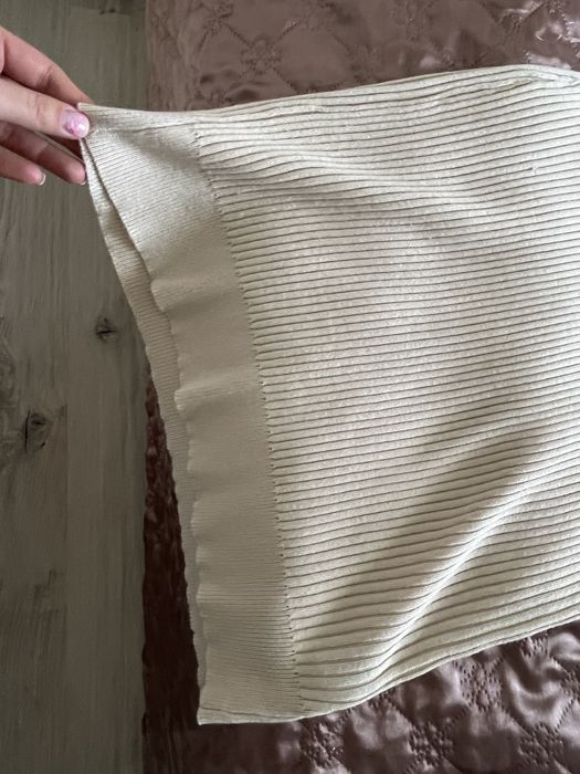 Dzianinowa sukienka kremowa