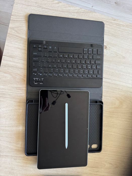 Samsung Galaxy tab s9 FE 6/128 S pen + etui z klawiaturą