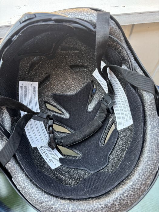 Kask na rower i hulajnogę