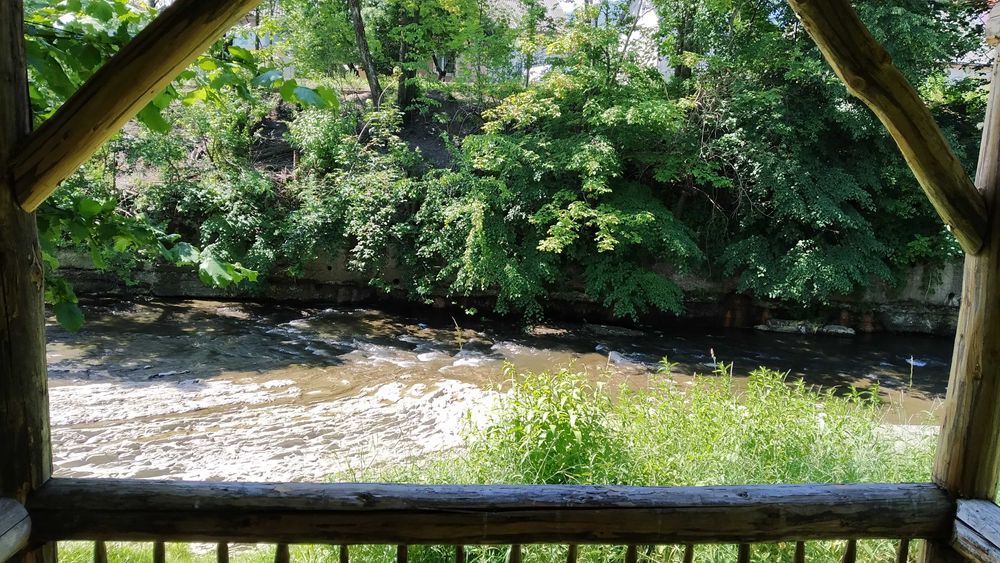 Котедж будинок "Біля річки"