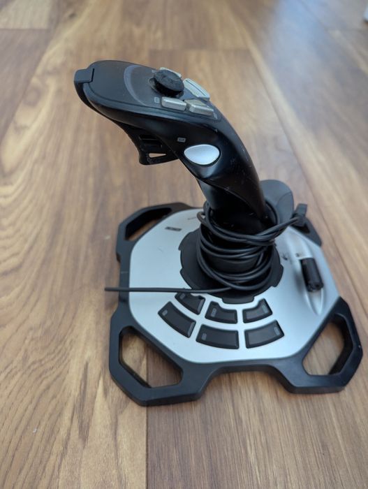 Joystick Logitech extreme 3D Pro