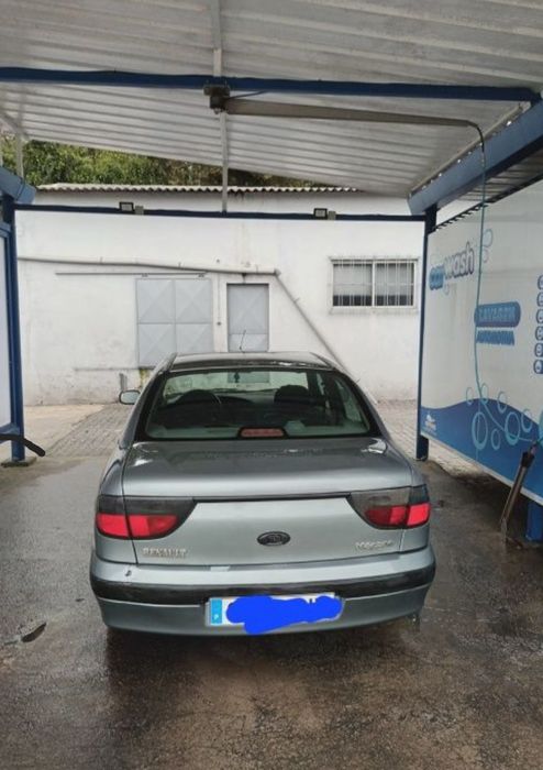 Renault megane 1.4 classic somente as peças anunciadas