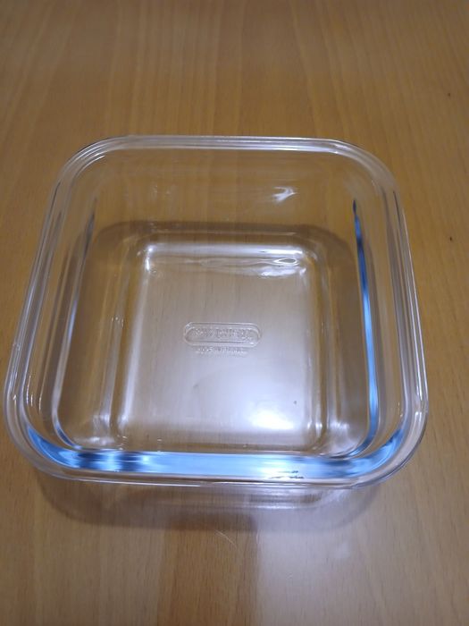 Pyrex Container with Lid457281405715097603