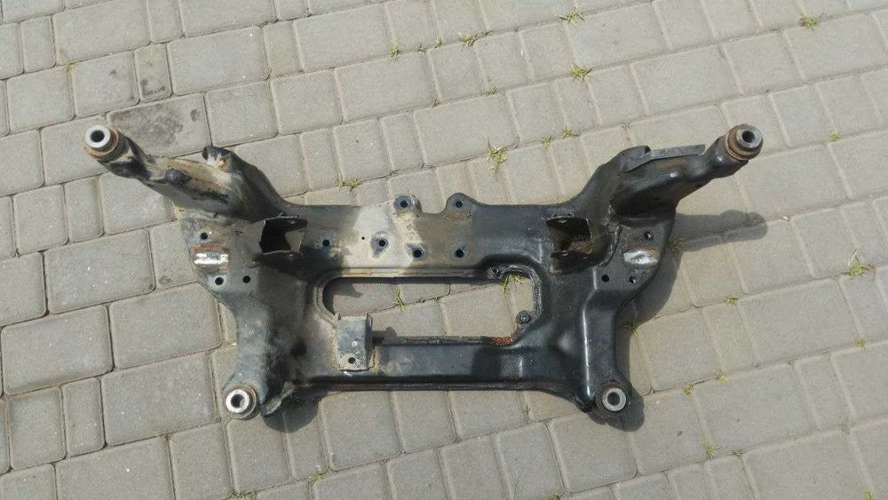 Балка передней подвески Nissan X-TRAIL T-30 2002-2006