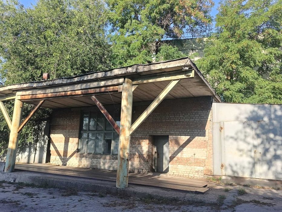 Продаж комплексу будівель з прилеглою територією