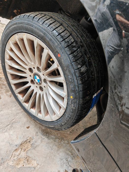 Vendo BMW impecável de mecânica e pintura