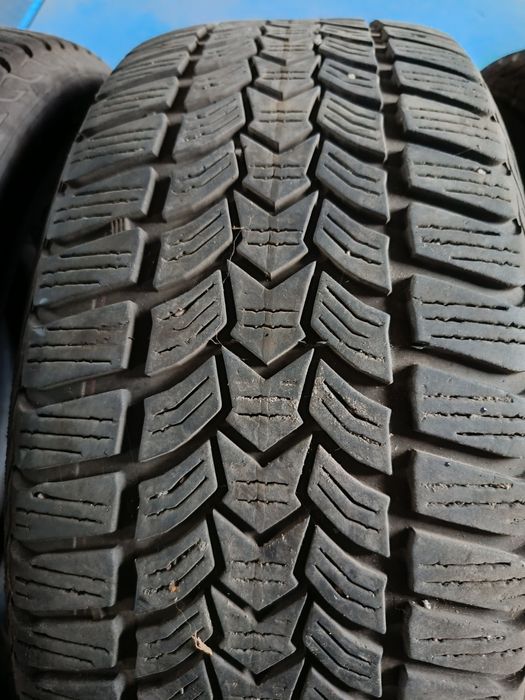 Opony zimowe 4szt. DĘBICA Frigo HP2 215/55 R17 stan bardzo dobry 6mm