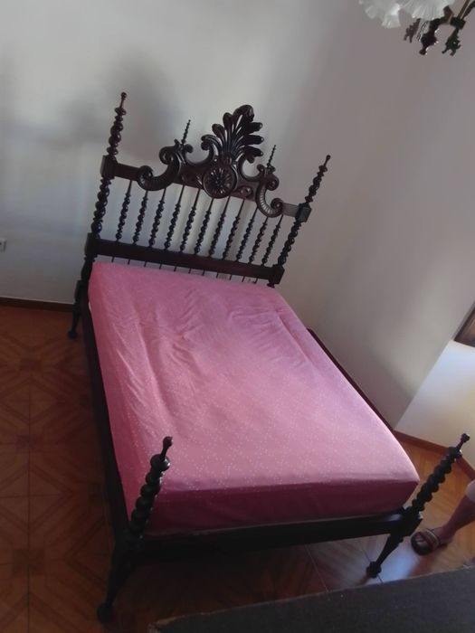 Moveis de quarto antigos em mogno