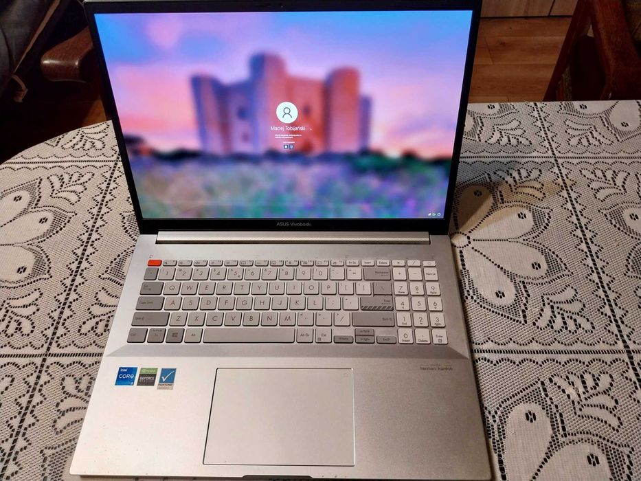 asus vivobook , model N7600P, używany, dwuletni