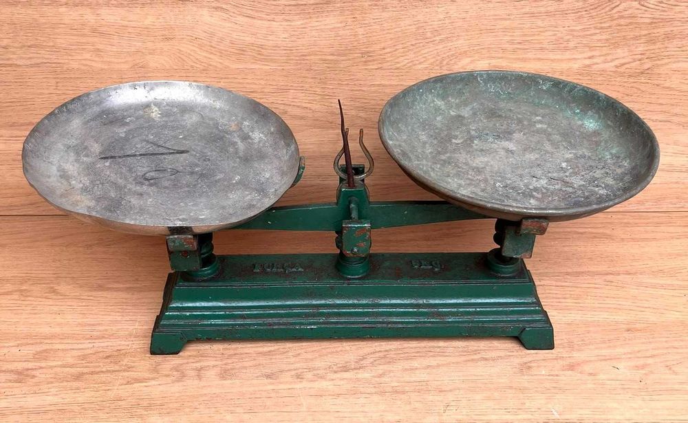 Balança de mesa antiga