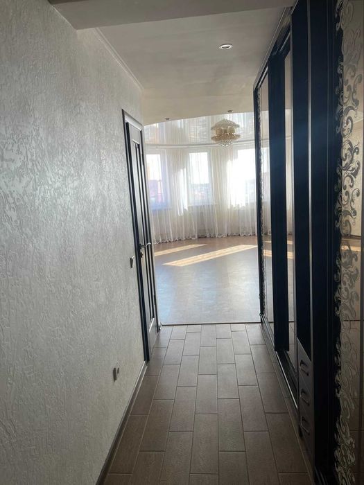 3 кім на Тролейбусній у новобудові