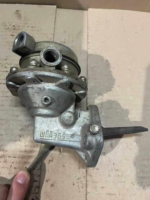 Карбюратори, помпа, бензонасос Газ 51,Газ 52, Газ 53, Газ 66, Уаз, Зил