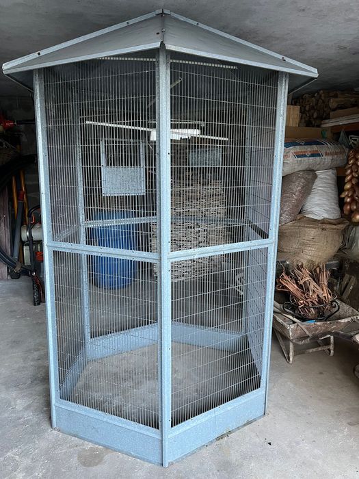 Viveiro pássaros hexagonal Gomez y Crespo