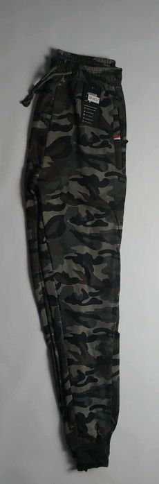 Spodnie męskie dresowe ocieplane moro Lintebob 25R r XL pas do 100 cm