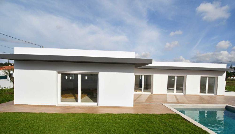 Moradia isolada com pisicna