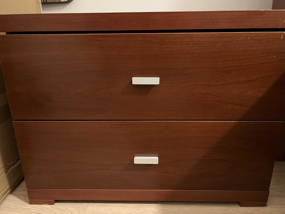 Mesas de cabeceira em madeira cerejeira