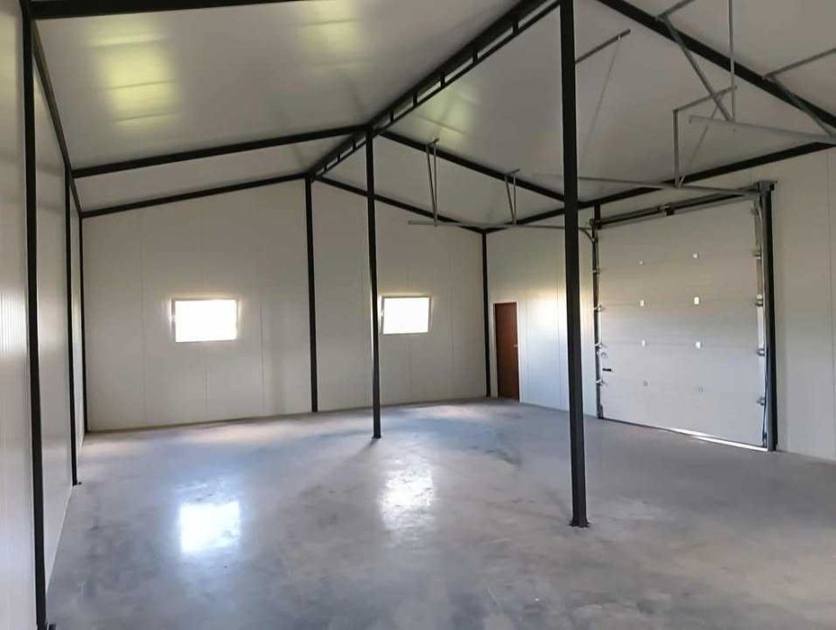 Hale/Garaże obiekty z płyty warstwowej