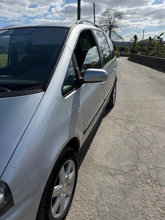 Vendo  ou troco por carrinha de 7 lugares mais pequena