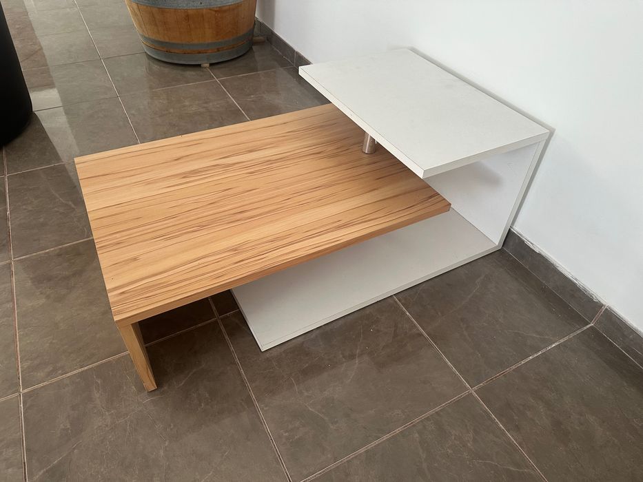 Coffee Table in Very Good Condition64752410311042122