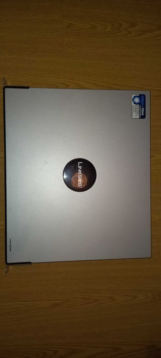 Equipamentos de Rede Switch CISCO e Linksys (Como Novo)