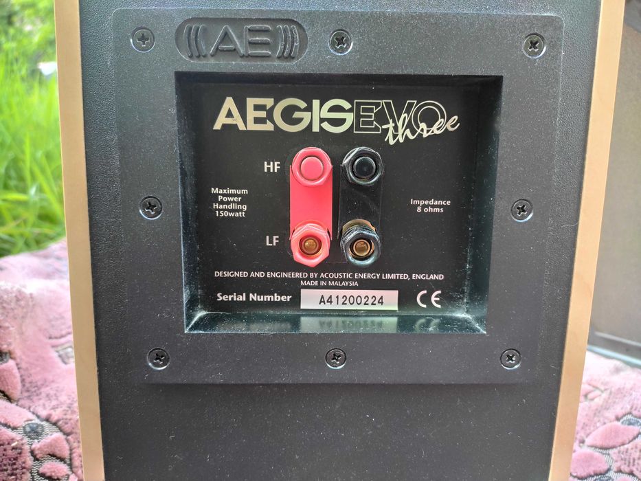 Aegis Evo 3 - Акустика: трьохсмугові колонки