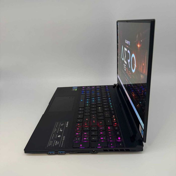 Gigabyte Aero 15 OLED YD 15.6" 4K OLED i7-11800H 16GB DDR4 SSD 512GB NVMe RTX 3080 Studio 8GB