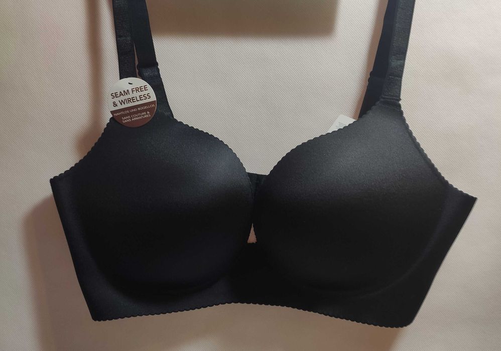 Biustonosz Dorina Arielle push-up laserowo cięty czarny 80D.