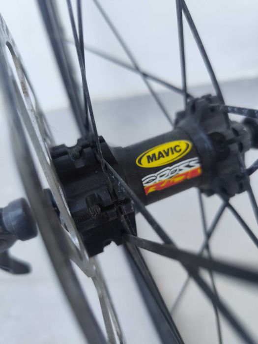 Aro 26 dianteiro com disco MAVIC CROSS