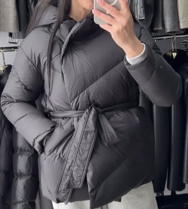 Продам теплий та дуже легенький пуховик