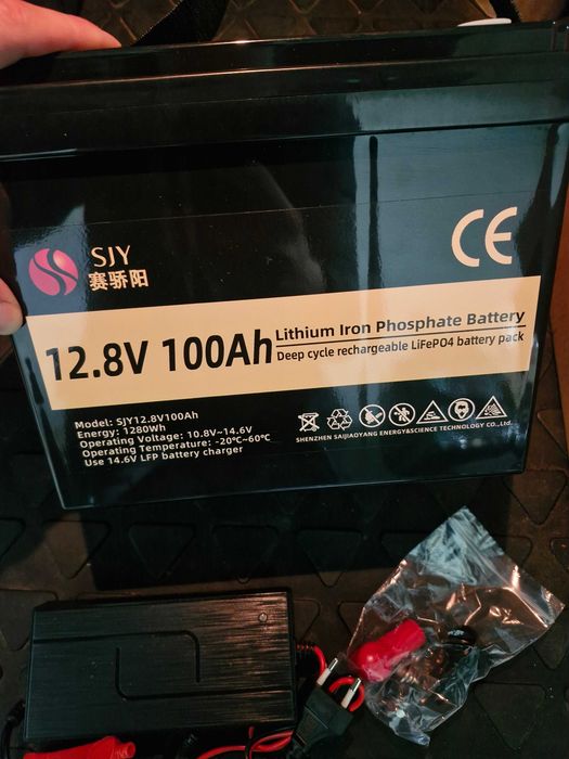 Акумулятор зLiFePO4 12V 100Ah SJY (з дисплеєм та зарядним)ДБЖ,інвертор