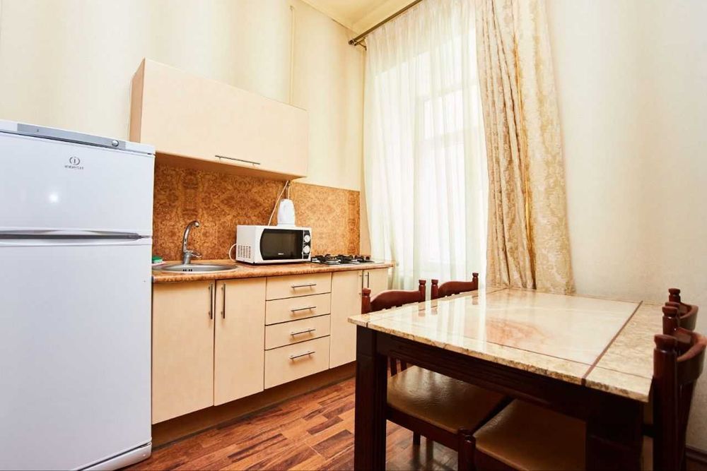 Сдам 1-комнатную квартиру Театральный переулок/ Горсад/ Оперный театр