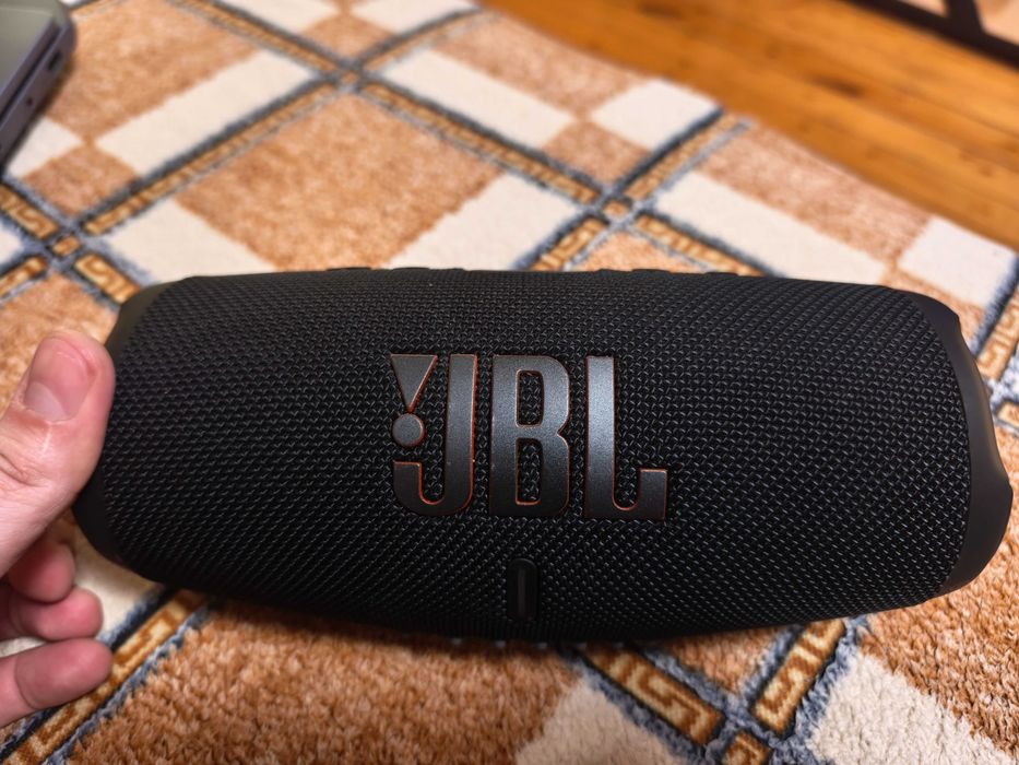 Портативна акустика JBL Charge 5 Black як нова