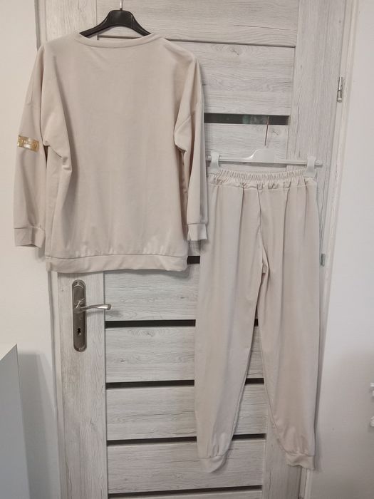 Dres welur w kolorze kremu LUXury