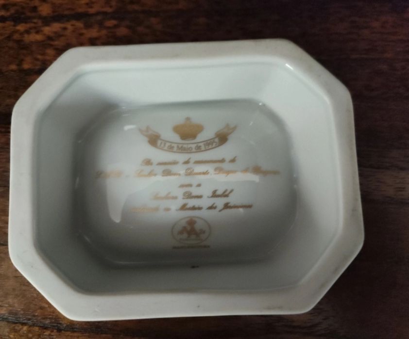 Saleiro Brasonado Vista Alegre – Casamento Duques de Bragança (1995) – Impecável