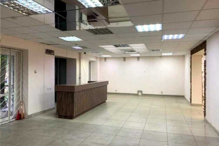 Продам Торгове примiщення пр.Л.Лукьяненка 41