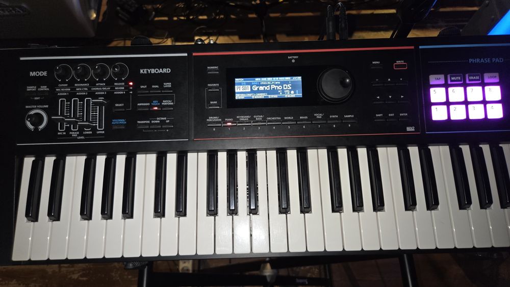 Roland Juno ds61