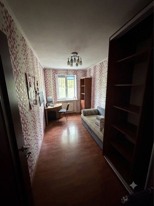 Продам 3-кімнатну квартиру на пр. Поля ( Кірова)