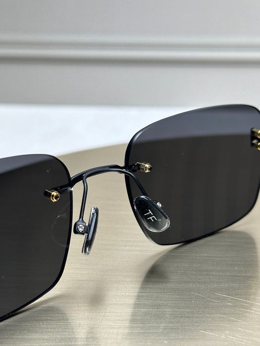 Сонцезахисні окуляри Tom Ford FT1354 чорні безоправні прямокутні унісекс оригінал