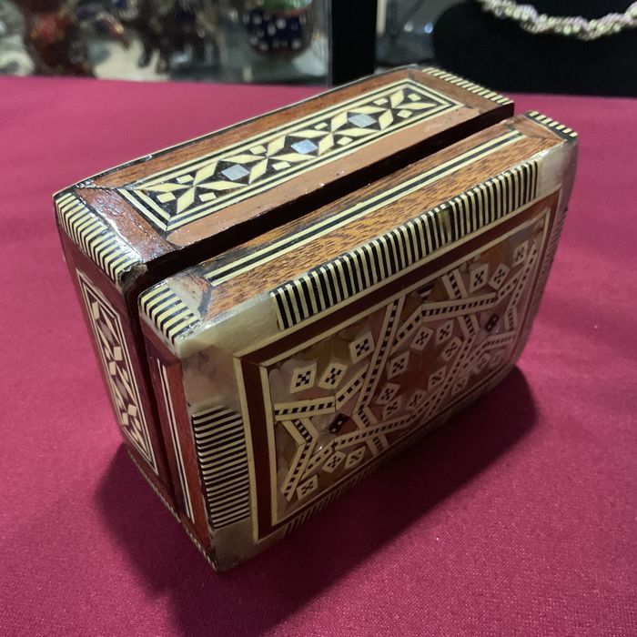 Caixinha trabalho em madre pérola ,mais anúncios abaixo