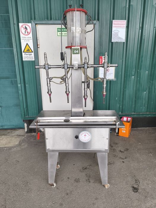 Máquina de vácuo semi automatica para engarrafamento de vinho