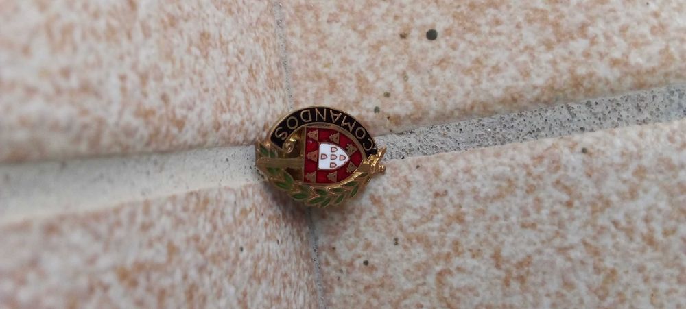 Dísticos Militares/Insígnias Militares/Parafernália