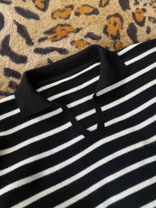 Продається светр в полоску