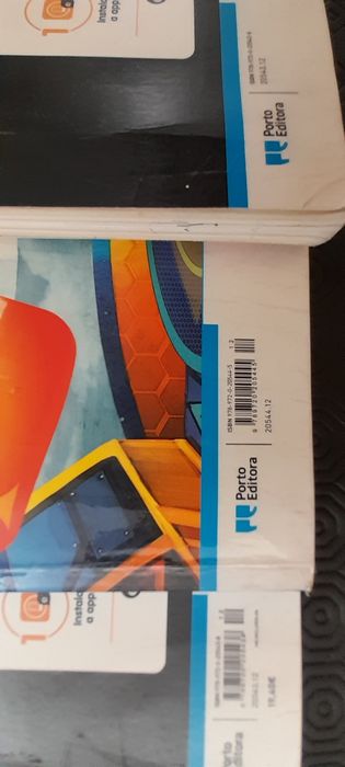 Manuais/livros escolares matemática e inglês 5 ano