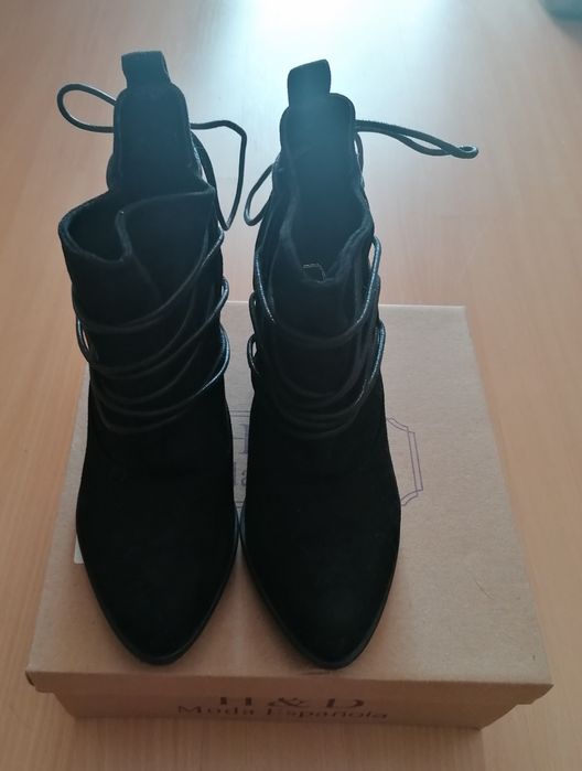 Botas de Senhora - Tamanho 36 (novas)