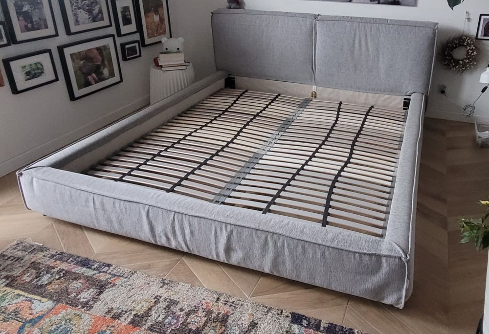 Łóżko małżeńskie tapicerowane