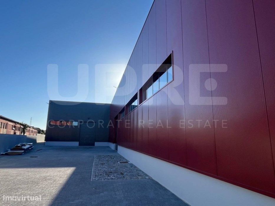 ARMAZÉM 558 m2 | ARRENDA | MAIA (Aeroporto)