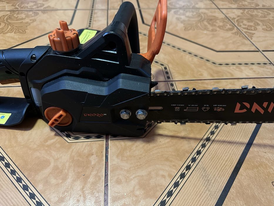 Електропила ланцюгова Дніпро М