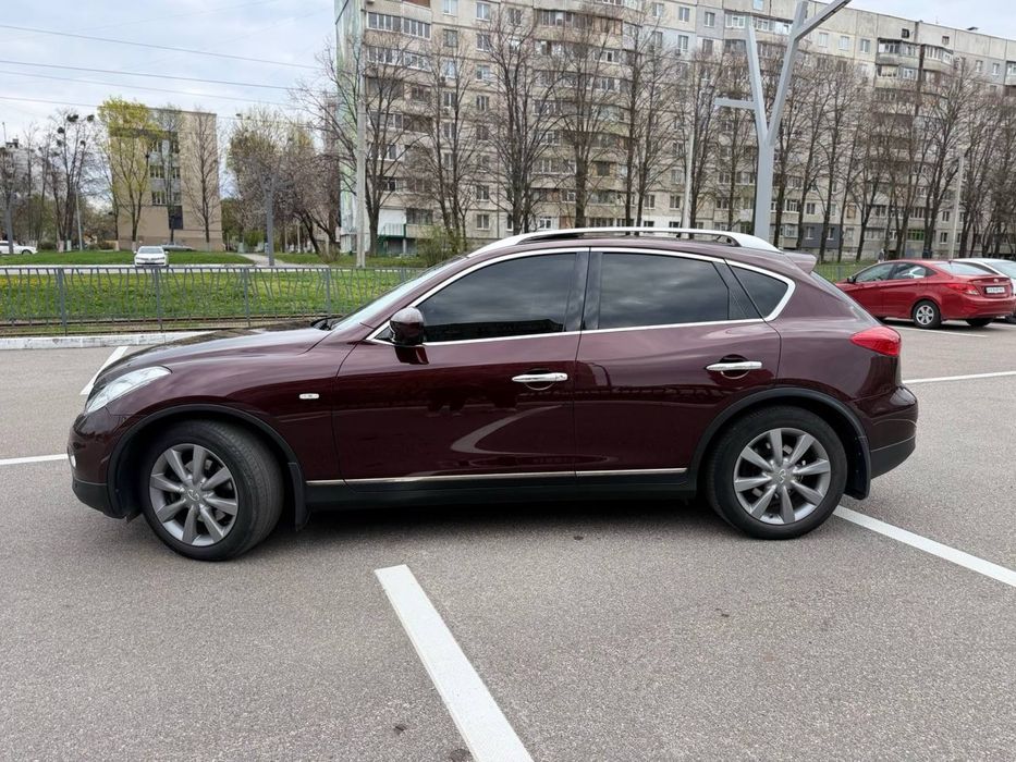 Продам infiniti ex 25