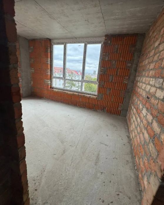 Продаж 2к квартири 65.41 кв. м на просп. Бандери Степана