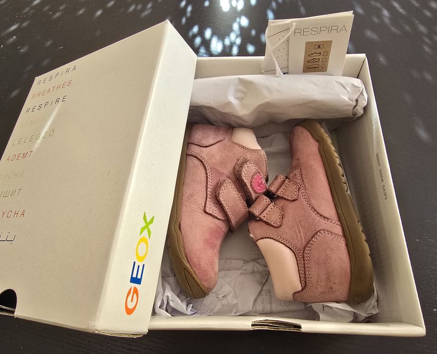 23 / Botas pele Geox Menina